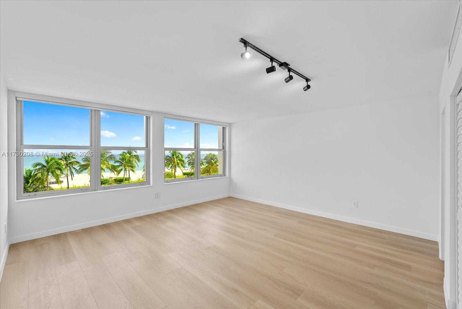 Small Image of 2899 COLLINS AVE #531, Miami Beach Number 3