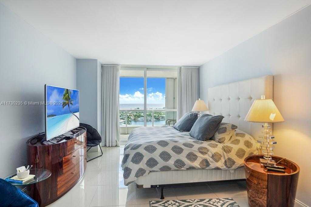 Small Image of 21055 YACHT CLUB DR #2005, Aventura Number 6