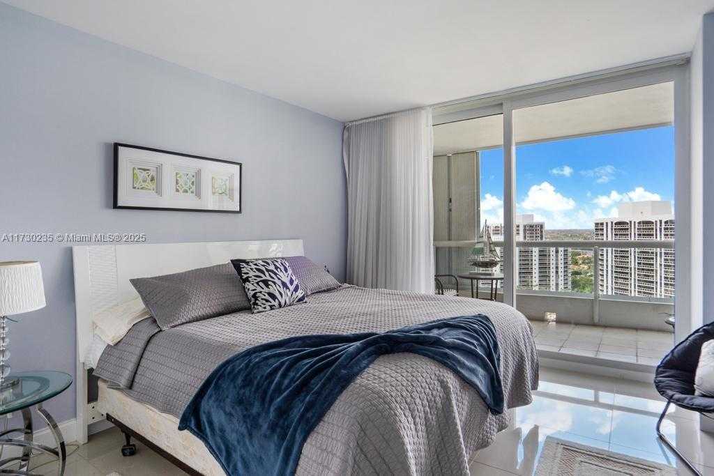 Small Image of 21055 YACHT CLUB DR #2005, Aventura Number 7