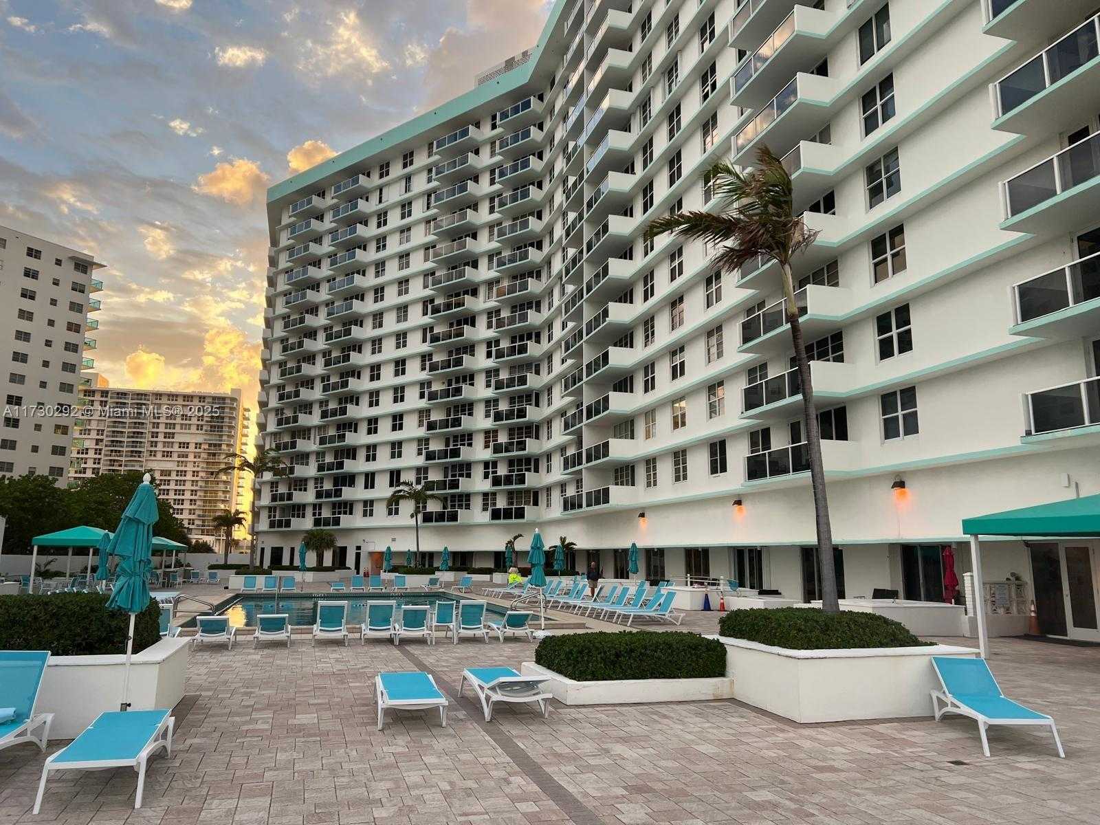 Small Image of 3725 SOUTH OCEAN DR #L5, Hollywood Number 2
