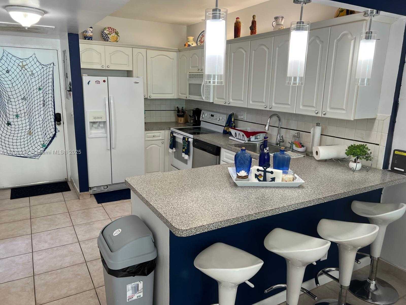 Small Image of 3725 SOUTH OCEAN DR #L5, Hollywood Number 5