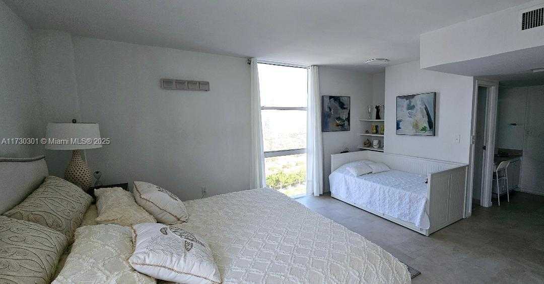 Small Image of 3675 NORTH COUNTRY CLUB DR #1809, Aventura Number 5