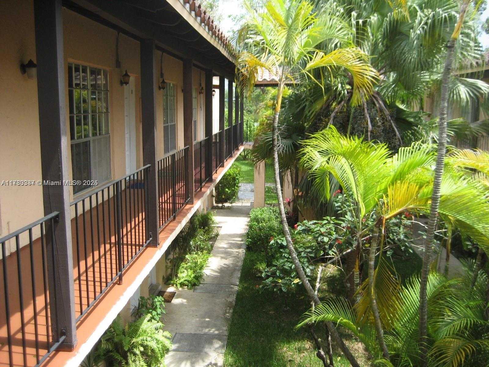 Small Image of 10776 NORTH KENDALL DR #F23, Miami Number 4