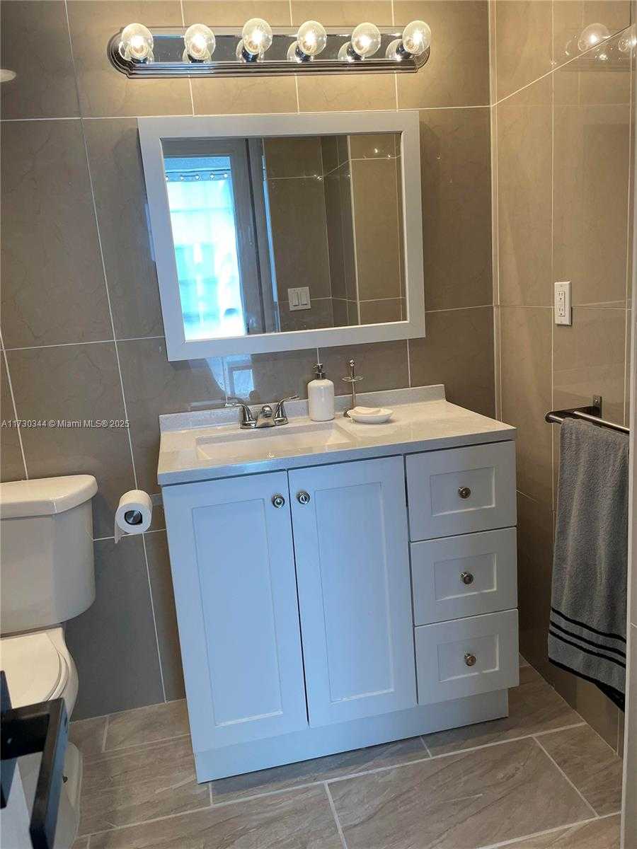 Small Image of 3475 NORTH COUNTRY CLUB DR #707, Aventura Number 12