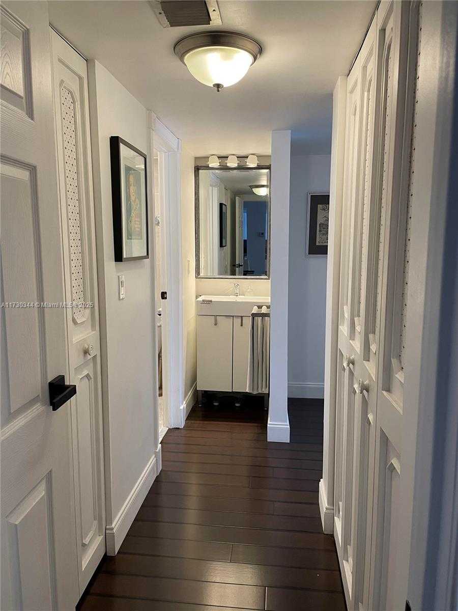 Small Image of 3475 NORTH COUNTRY CLUB DR #707, Aventura Number 17