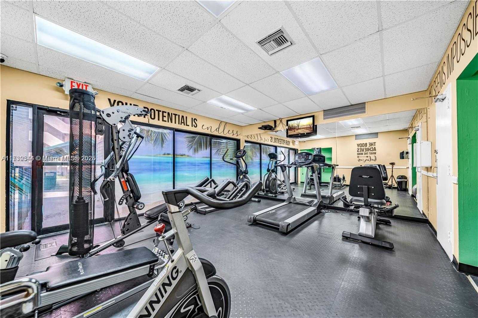 Small Image of 3475 NORTH COUNTRY CLUB DR #707, Aventura Number 22