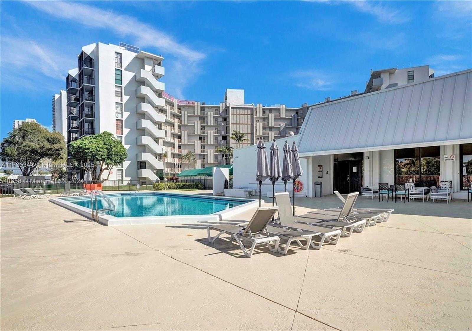 Small Image of 3475 NORTH COUNTRY CLUB DR #707, Aventura Number 23