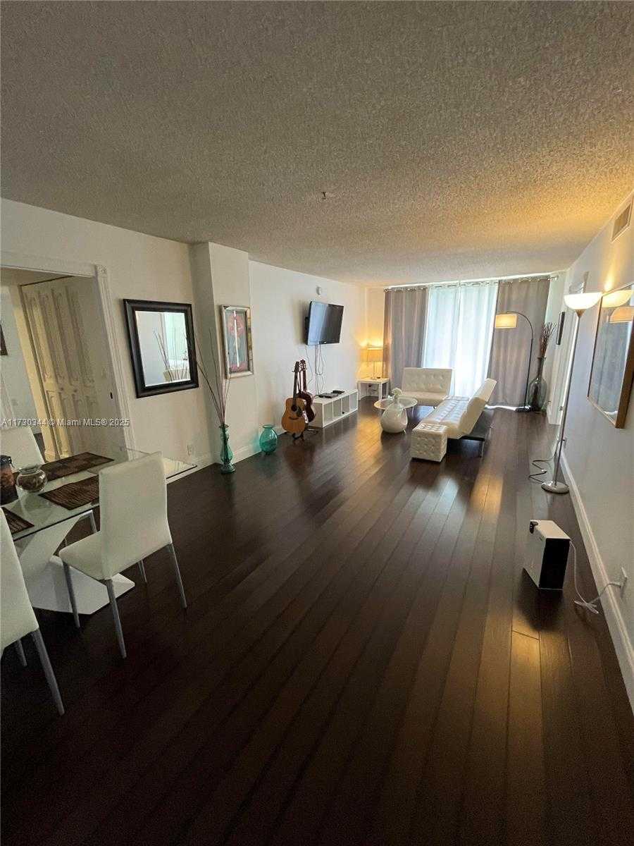 Small Image of 3475 NORTH COUNTRY CLUB DR #707, Aventura Number 4