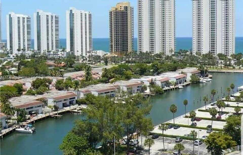 Small Image of 400 #1015, Sunny Isles Beach Number 8