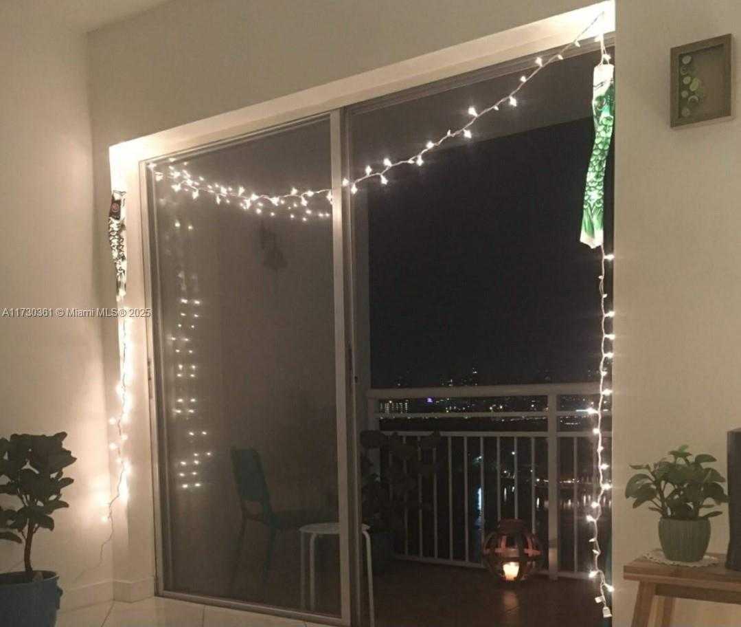 Small Image of 400 #1015, Sunny Isles Beach Number 9
