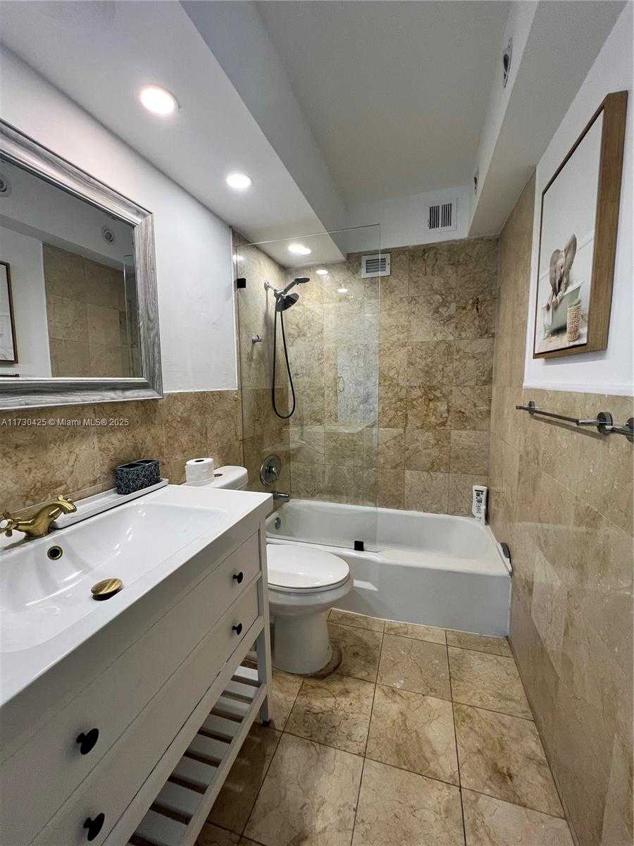 Small Image of 905 BRICKELL BAY DR #1431, Miami Number 13