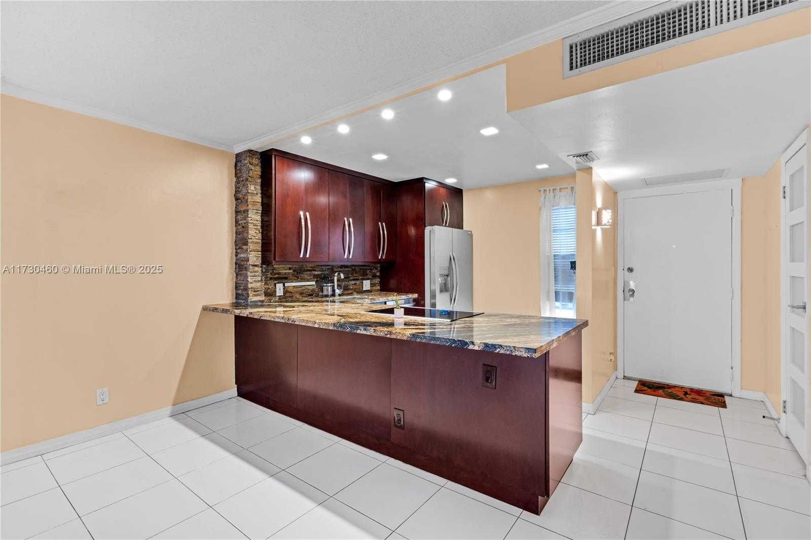 Small Image of 3475 NORTH COUNTRY CLUB DR #314, Aventura Number 12