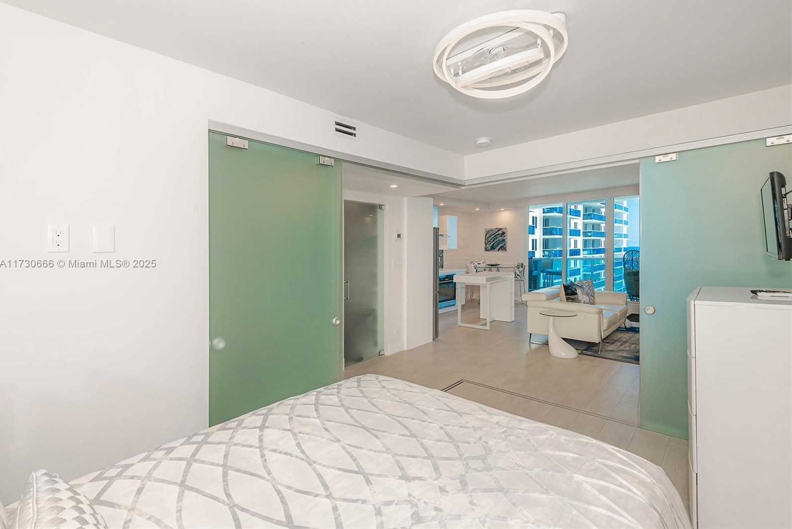 Small Image of 2301 COLLINS AVE #941, Miami Beach Number 15