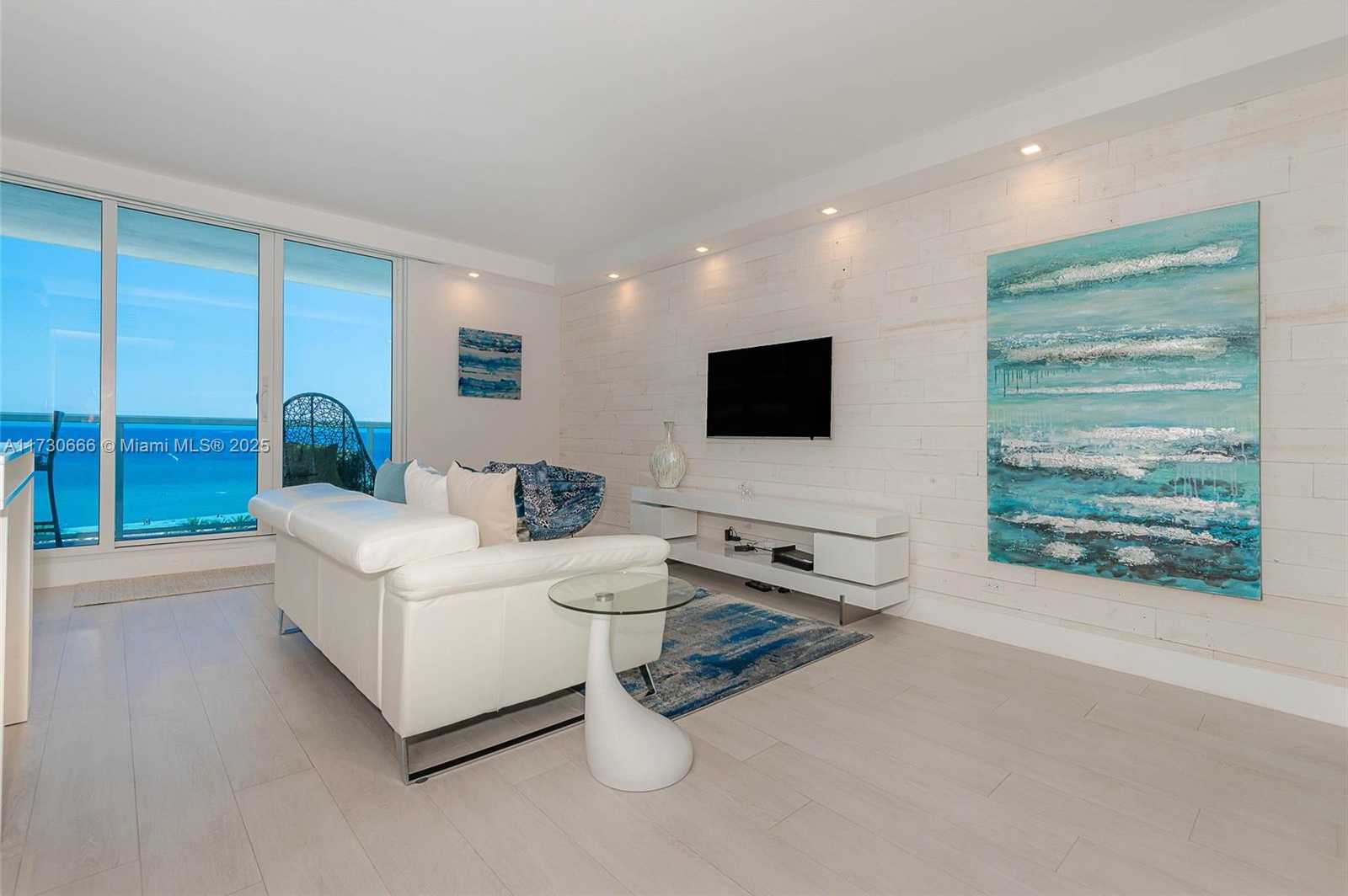 Small Image of 2301 COLLINS AVE #941, Miami Beach Number 2