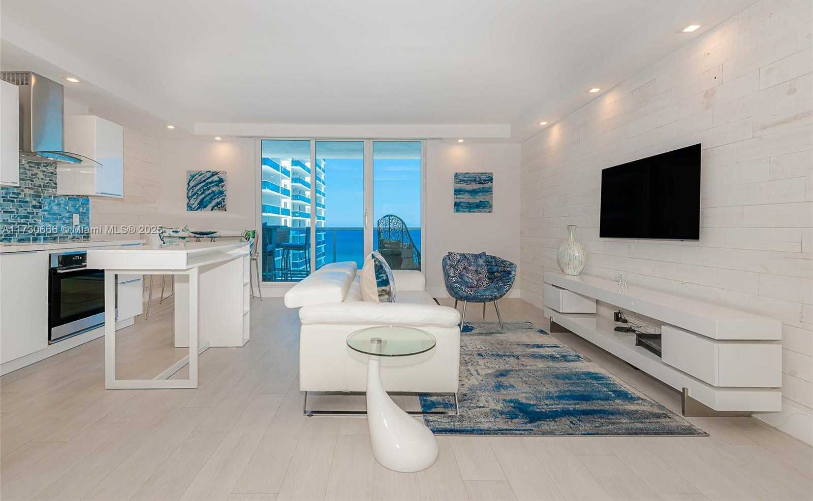 Small Image of 2301 COLLINS AVE #941, Miami Beach Number 3