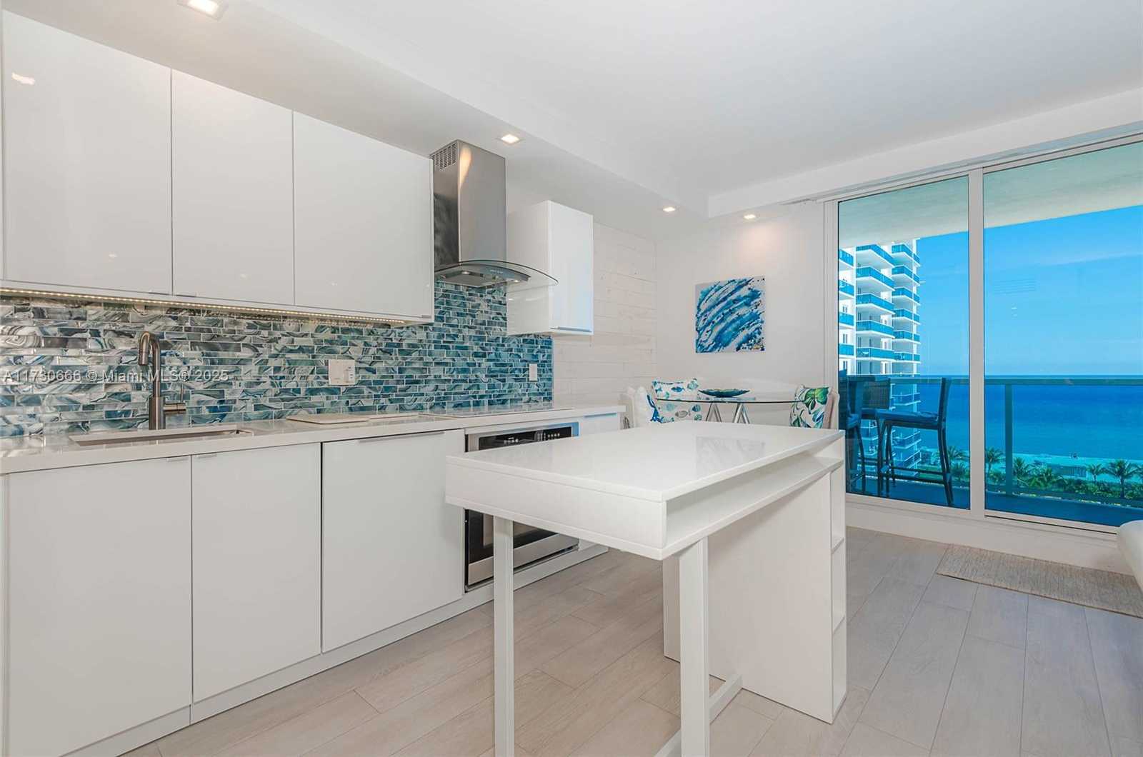 Small Image of 2301 COLLINS AVE #941, Miami Beach Number 5