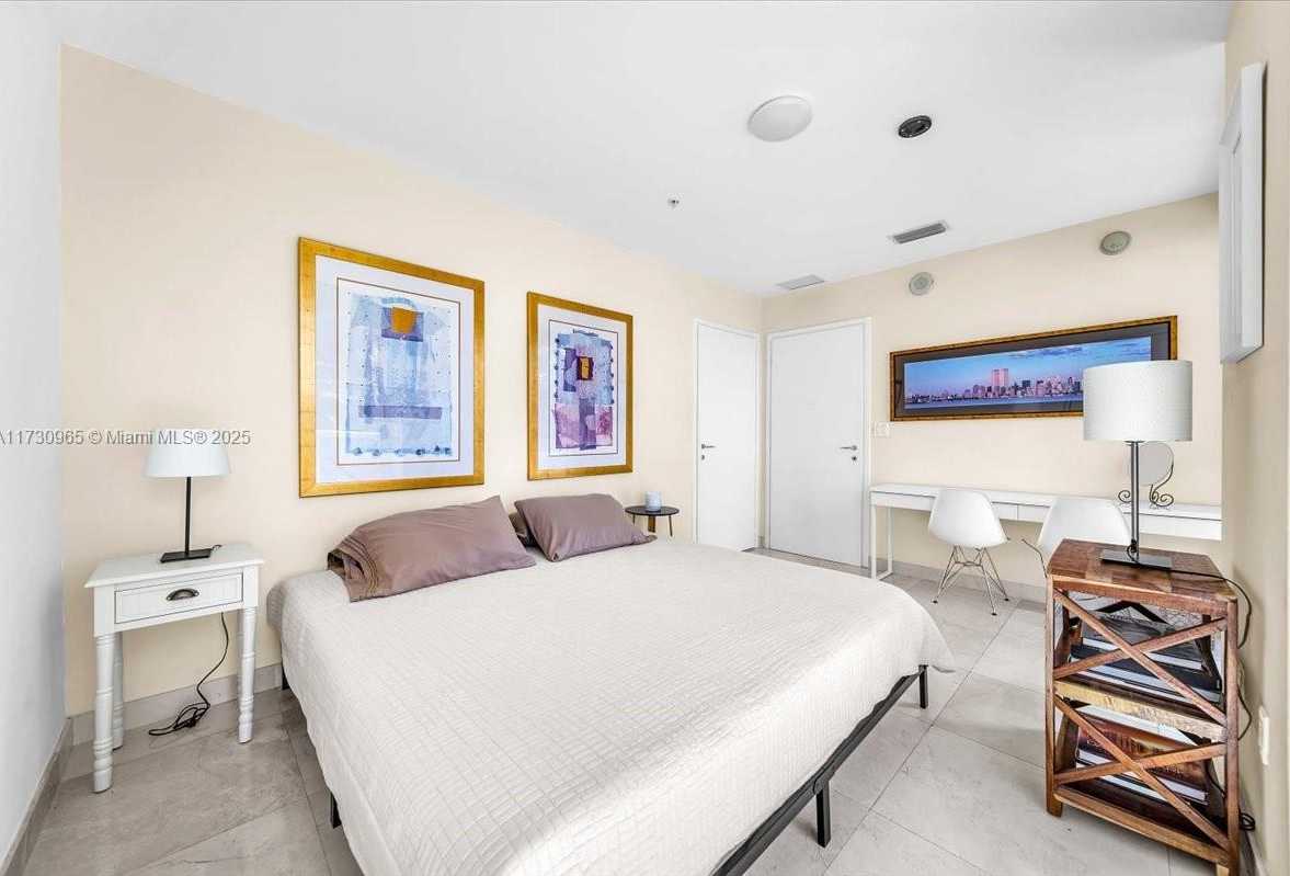 Small Image of 50 SOUTH POINTE DR #608, Miami Beach Number 15