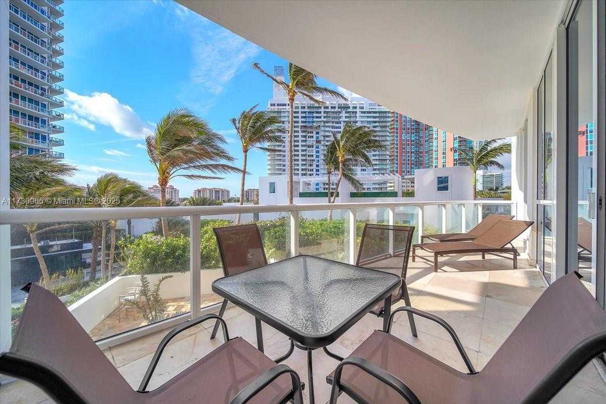 Small Image of 50 SOUTH POINTE DR #608, Miami Beach Number 2