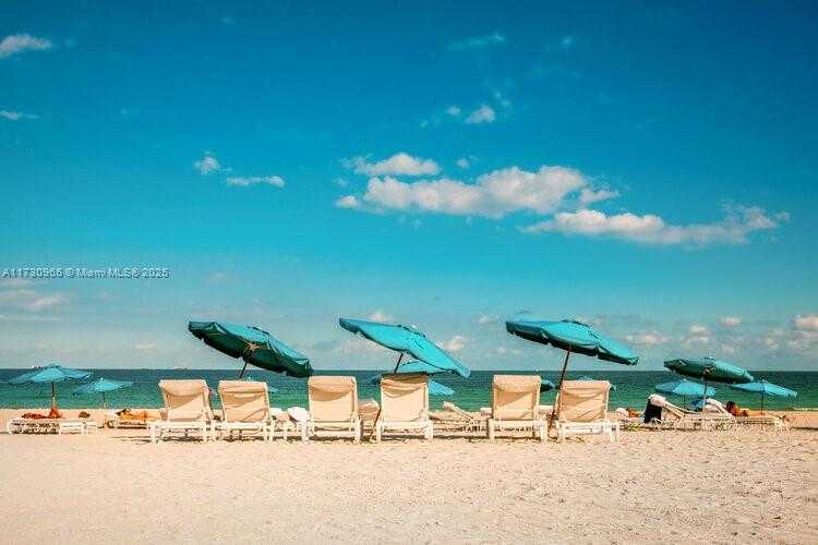 Small Image of 50 SOUTH POINTE DR #608, Miami Beach Number 24