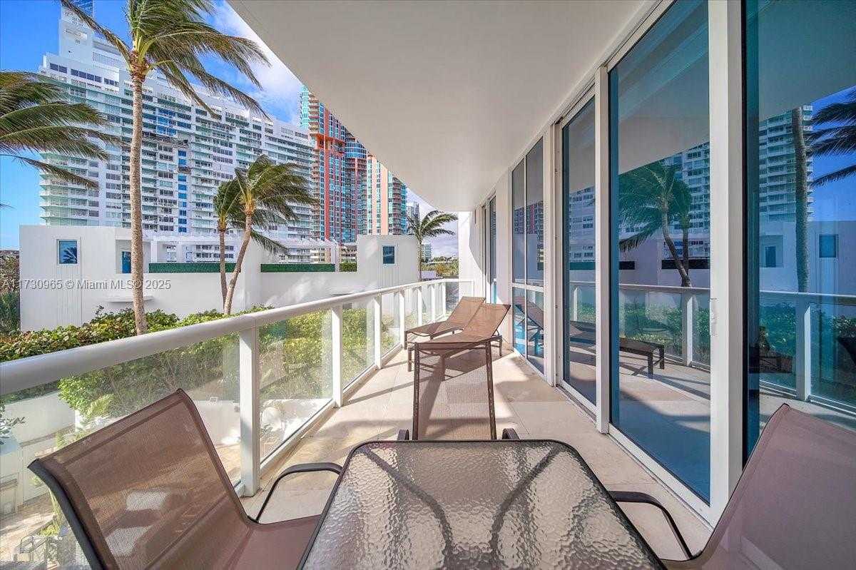 Small Image of 50 SOUTH POINTE DR #608, Miami Beach Number 3