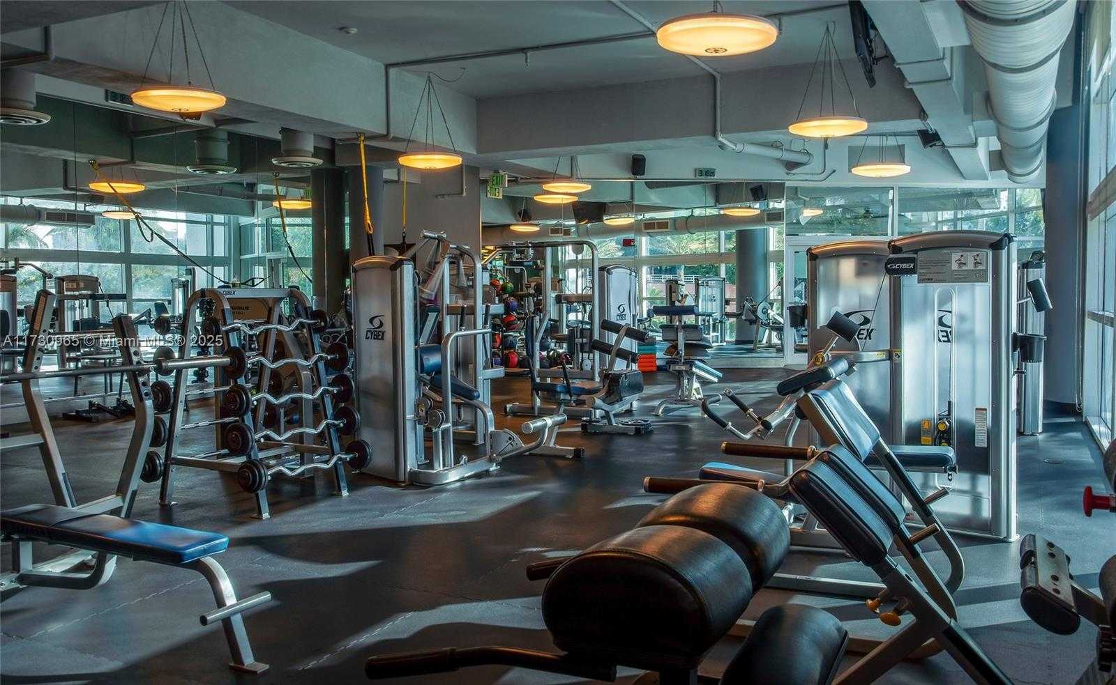 Small Image of 50 SOUTH POINTE DR #608, Miami Beach Number 34