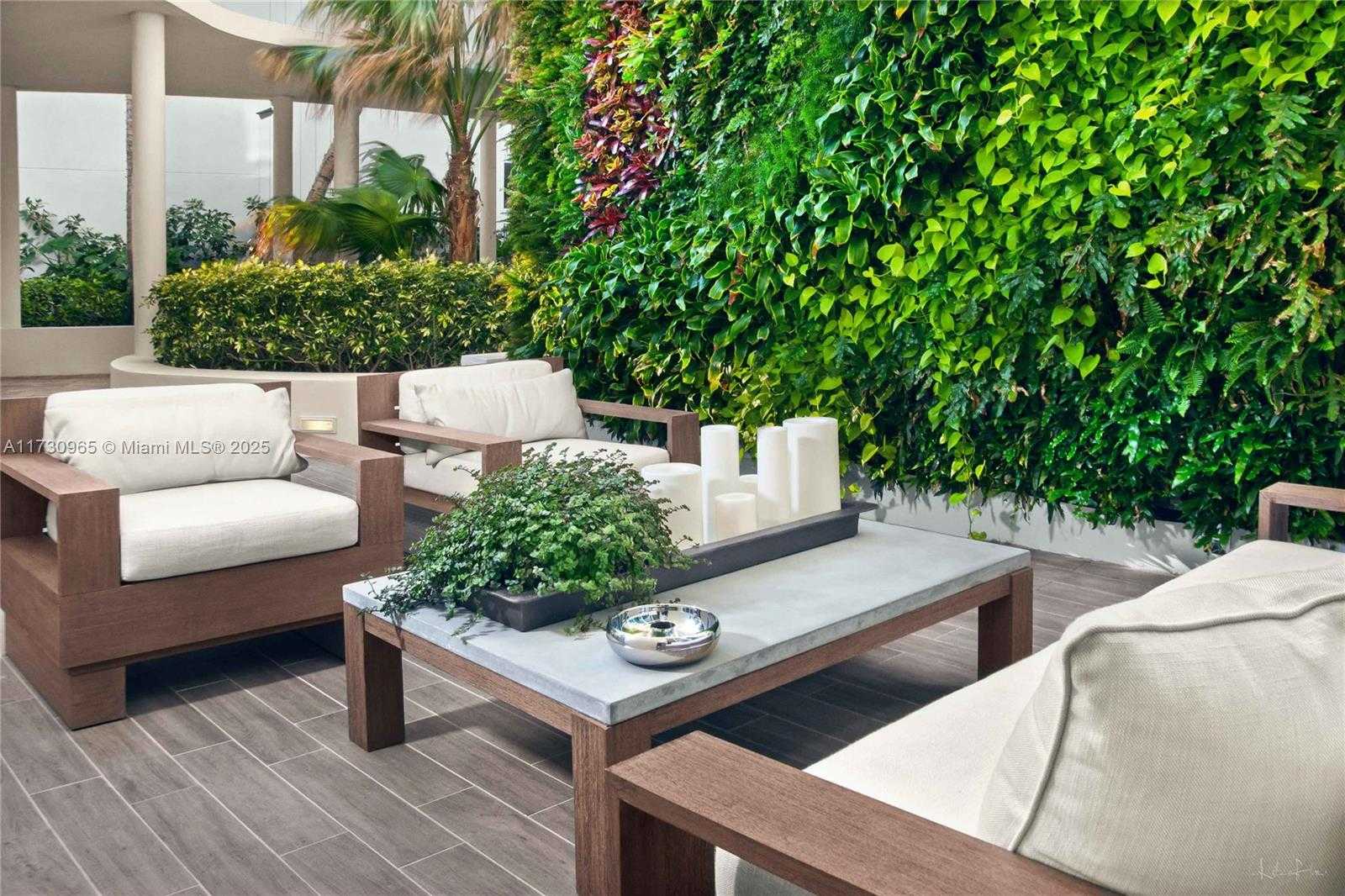 Small Image of 50 SOUTH POINTE DR #608, Miami Beach Number 40