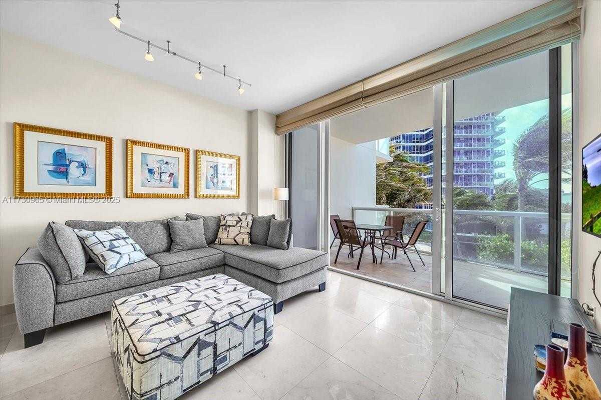 Small Image of 50 SOUTH POINTE DR #608, Miami Beach Number 7