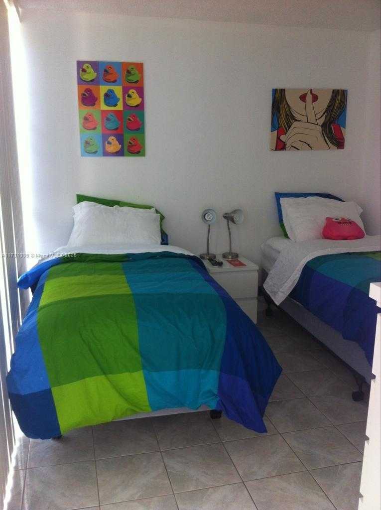 Imagen de Pequeño Objeto