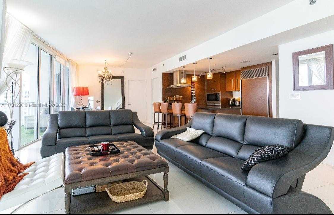 Small Image of 495 BRICKELL AVE #2704, Miami Number 2