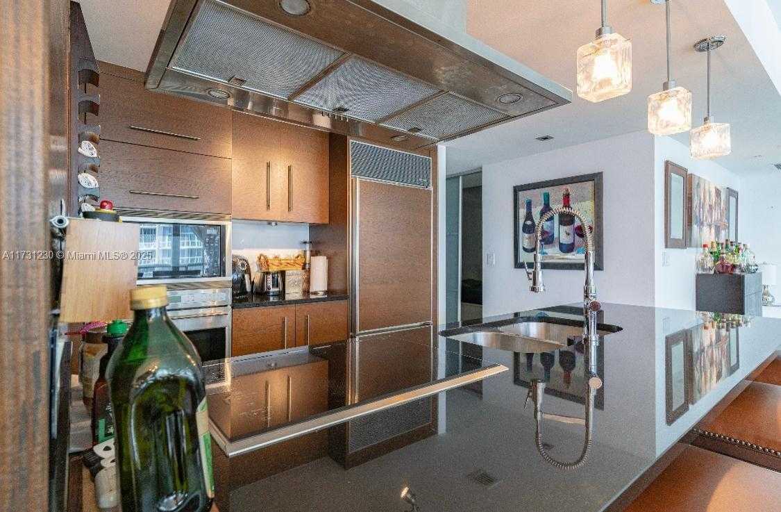 Small Image of 495 BRICKELL AVE #2704, Miami Number 3
