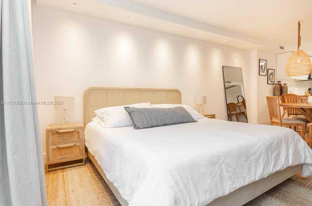 Small Image of 2301 COLLINS AVE #329, Miami Beach Number 10
