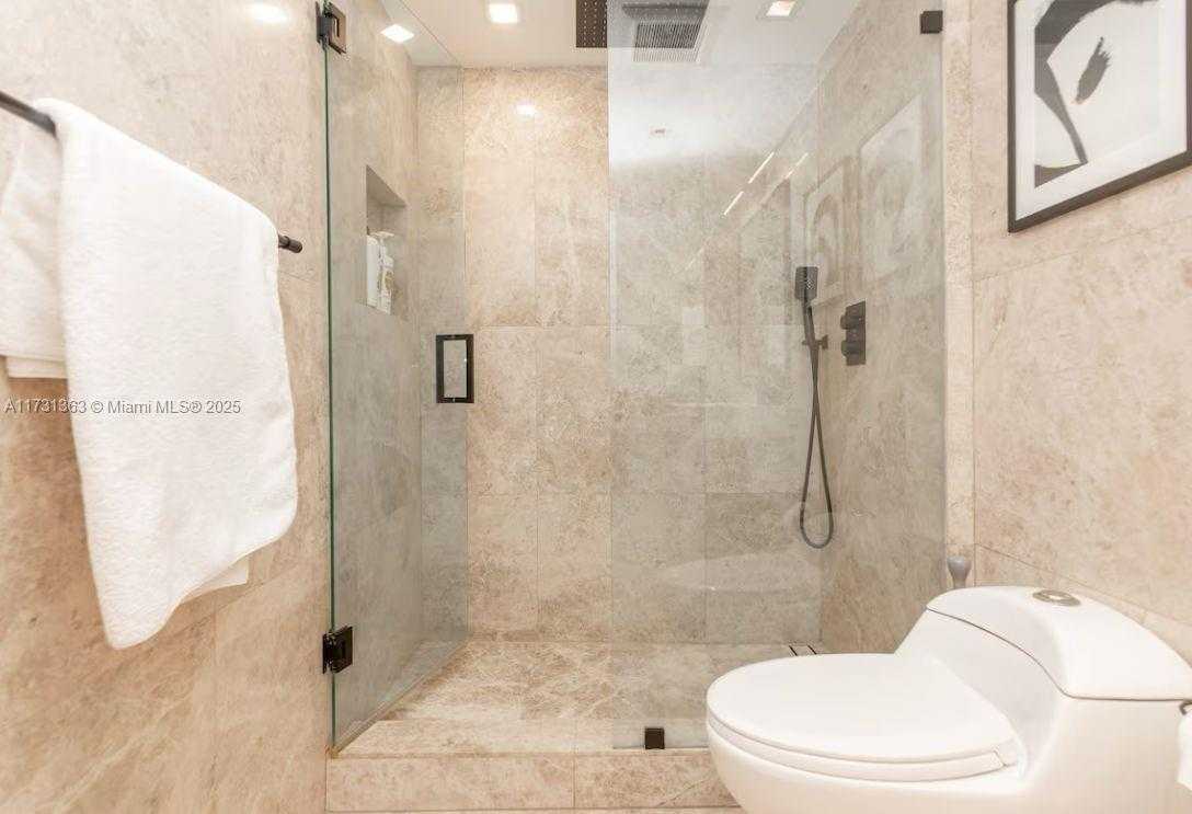 Small Image of 2301 COLLINS AVE #329, Miami Beach Number 17