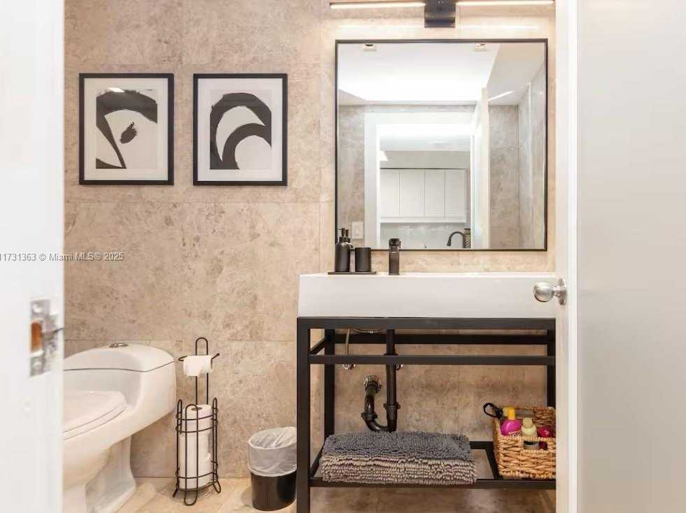 Small Image of 2301 COLLINS AVE #329, Miami Beach Number 18