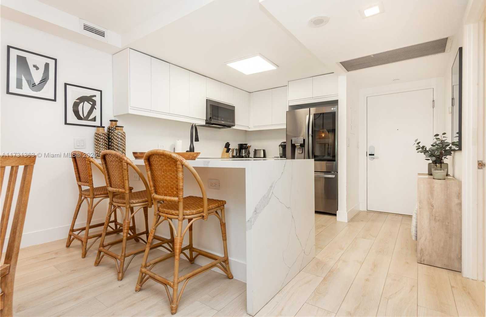 Small Image of 2301 COLLINS AVE #329, Miami Beach Number 21
