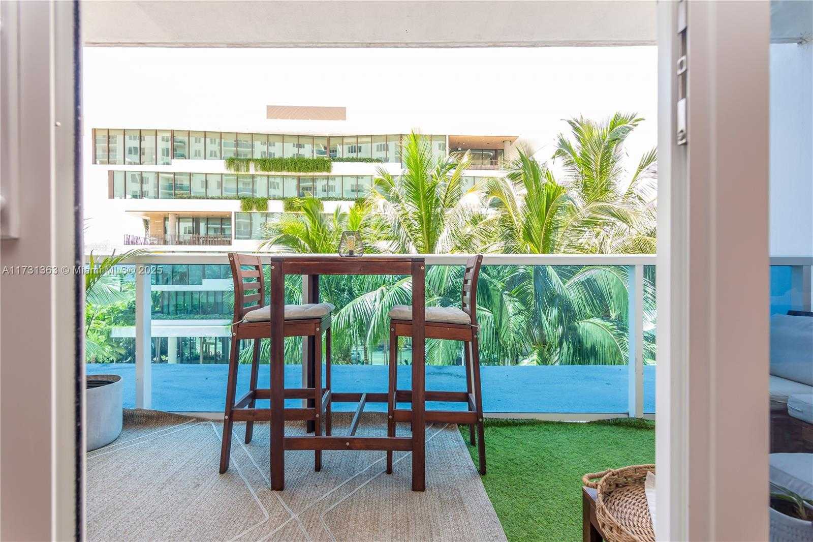 Small Image of 2301 COLLINS AVE #329, Miami Beach Number 3