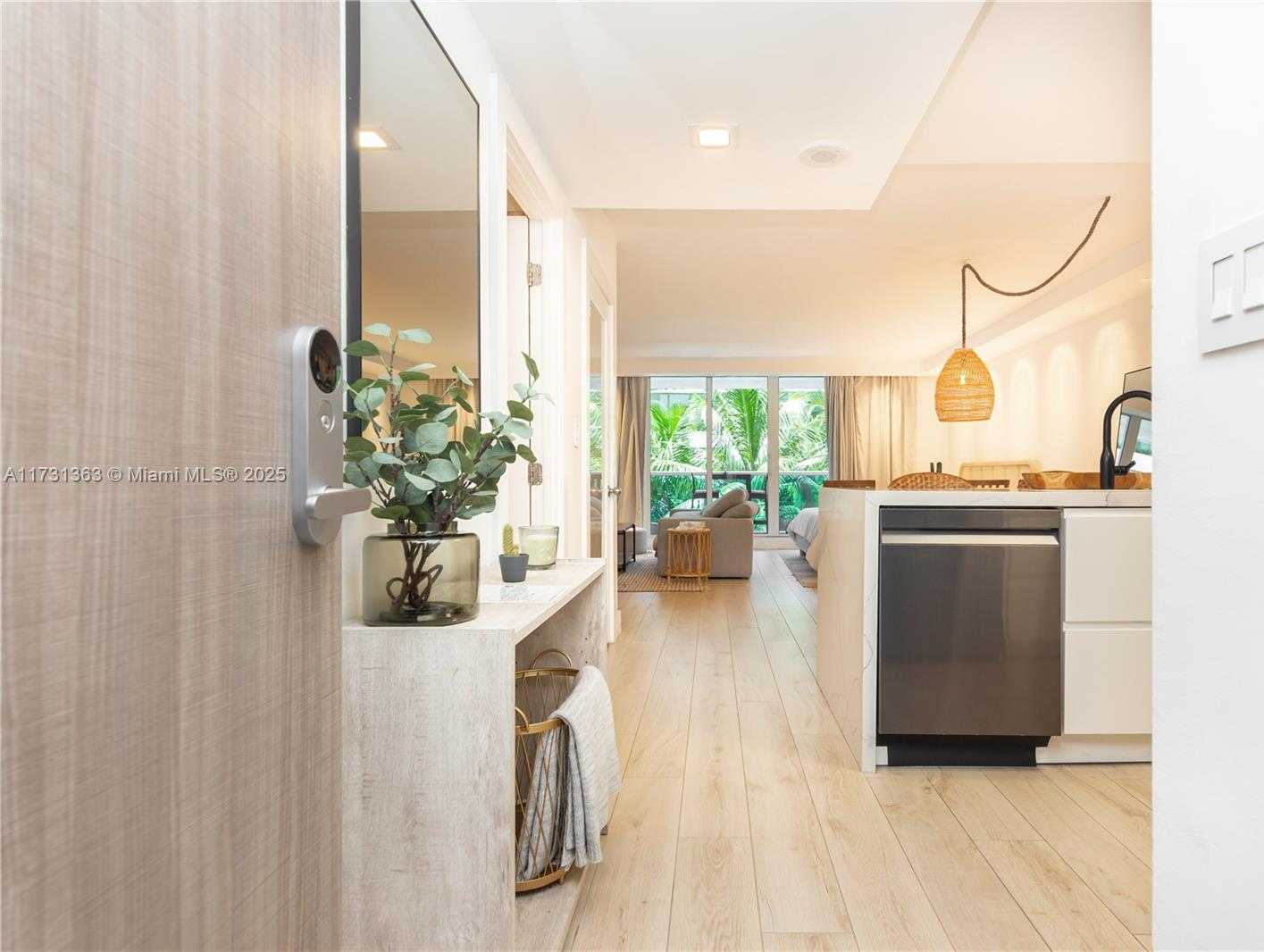 Small Image of 2301 COLLINS AVE #329, Miami Beach Number 5