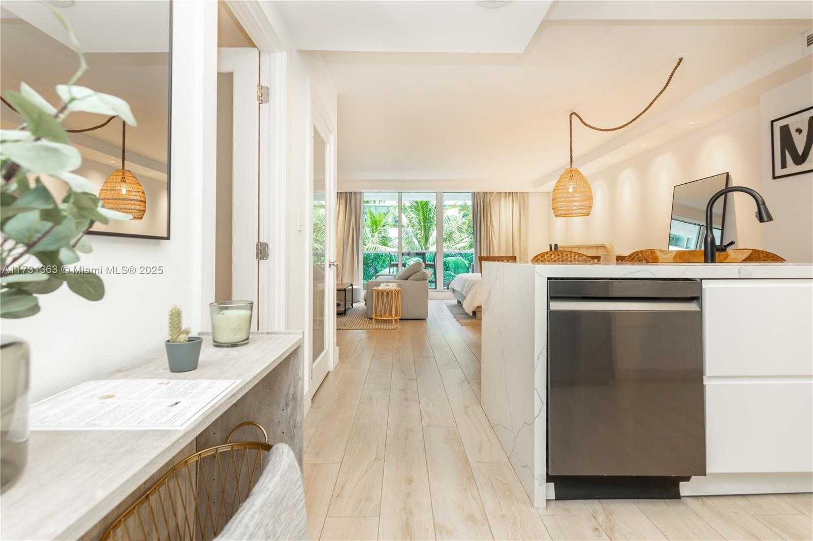 Small Image of 2301 COLLINS AVE #329, Miami Beach Number 8