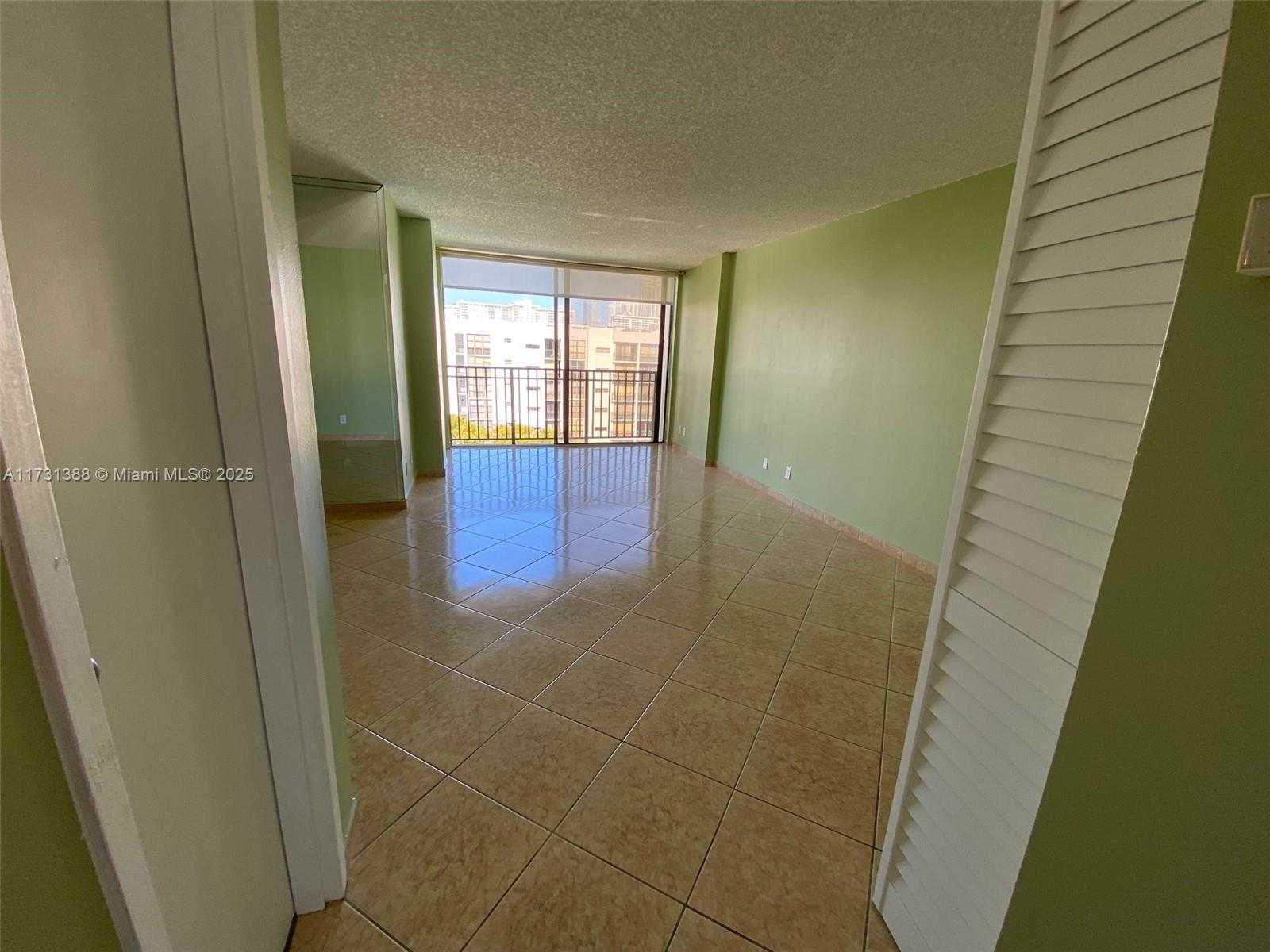 Small Image of 16919 NORTH BAY RD #902, Sunny Isles Beach Number 13