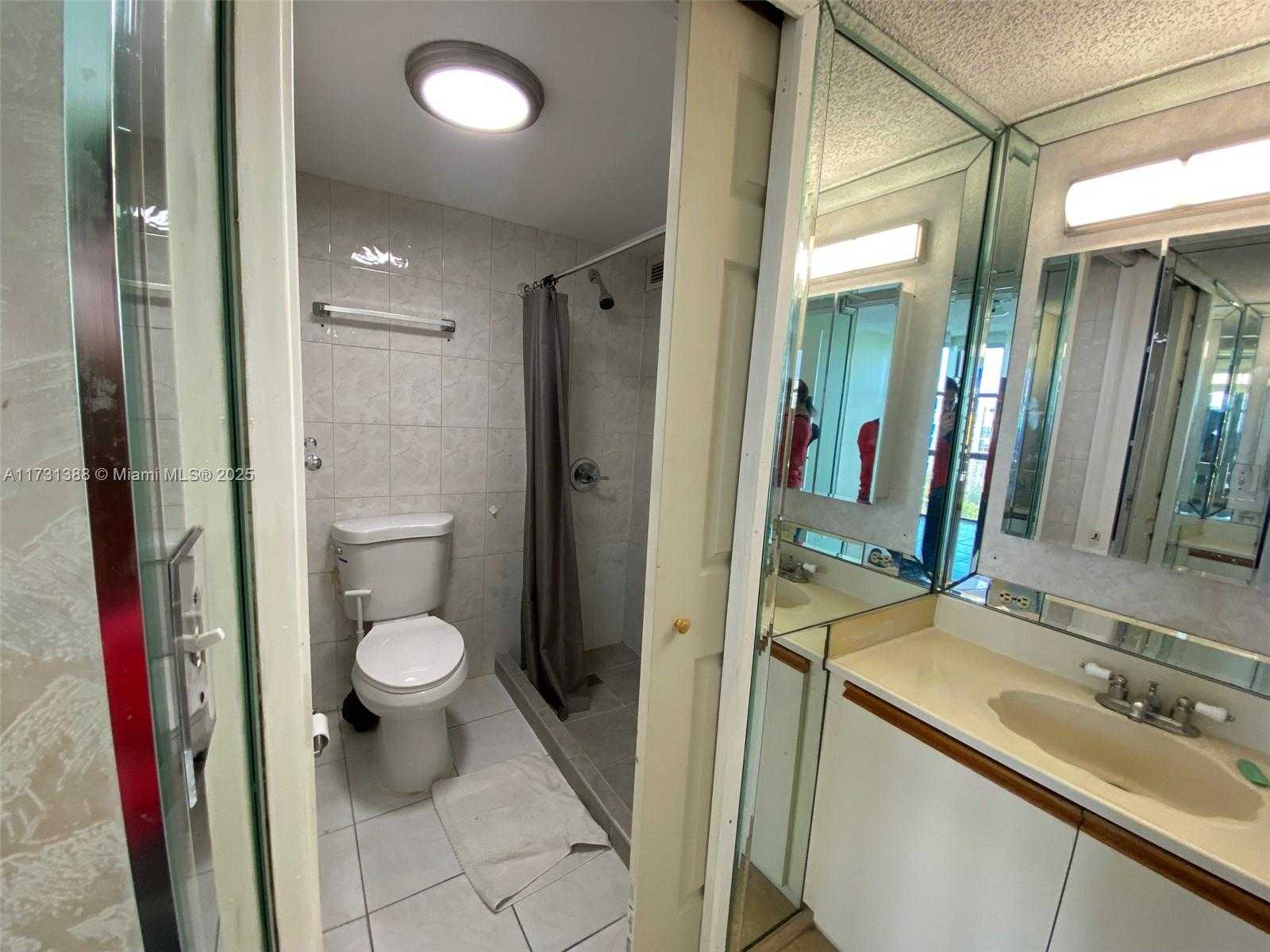 Small Image of 16919 NORTH BAY RD #902, Sunny Isles Beach Number 15