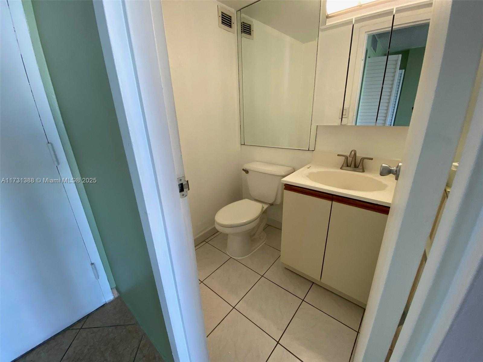 Small Image of 16919 NORTH BAY RD #902, Sunny Isles Beach Number 16