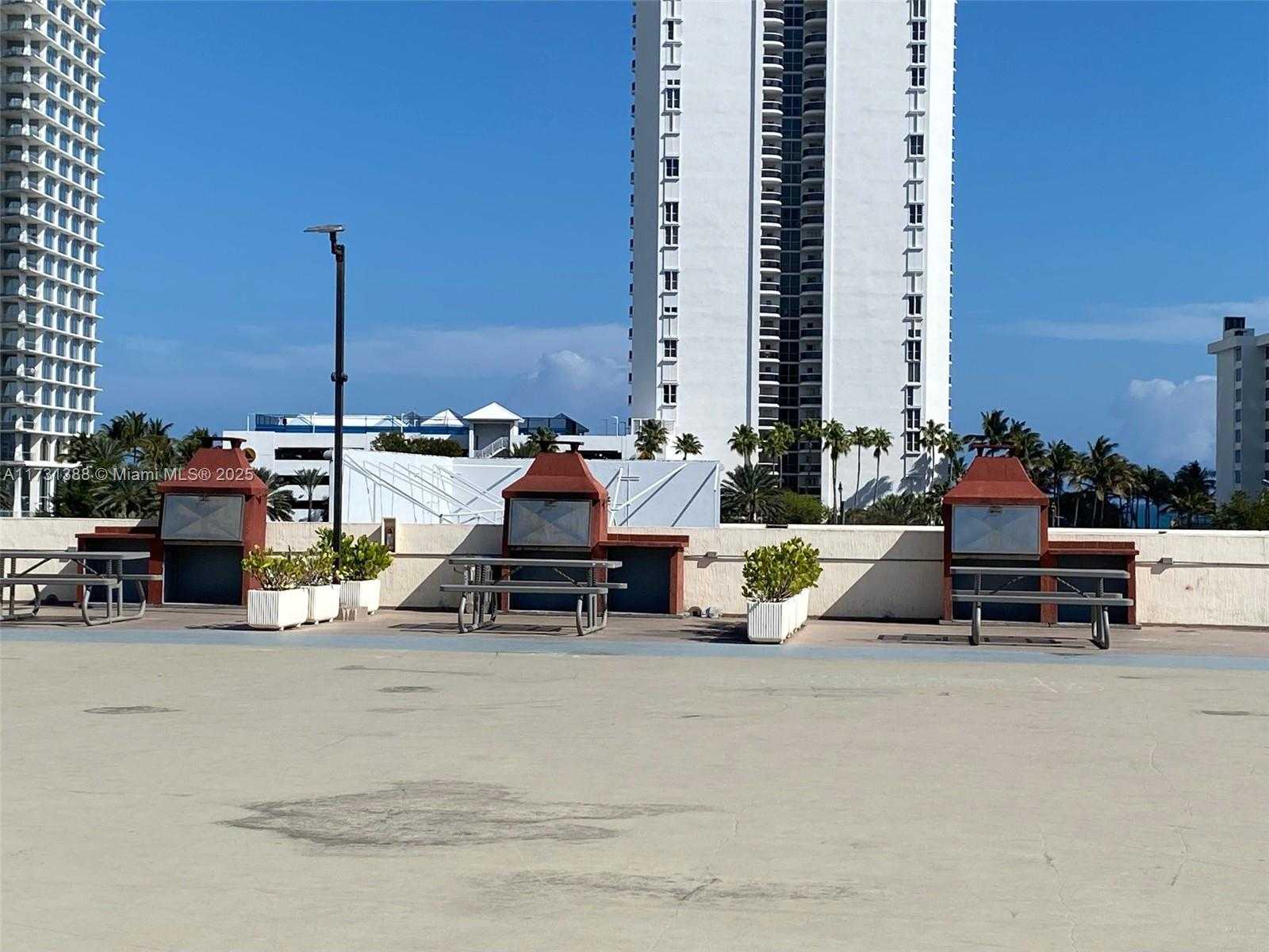 Small Image of 16919 NORTH BAY RD #902, Sunny Isles Beach Number 23