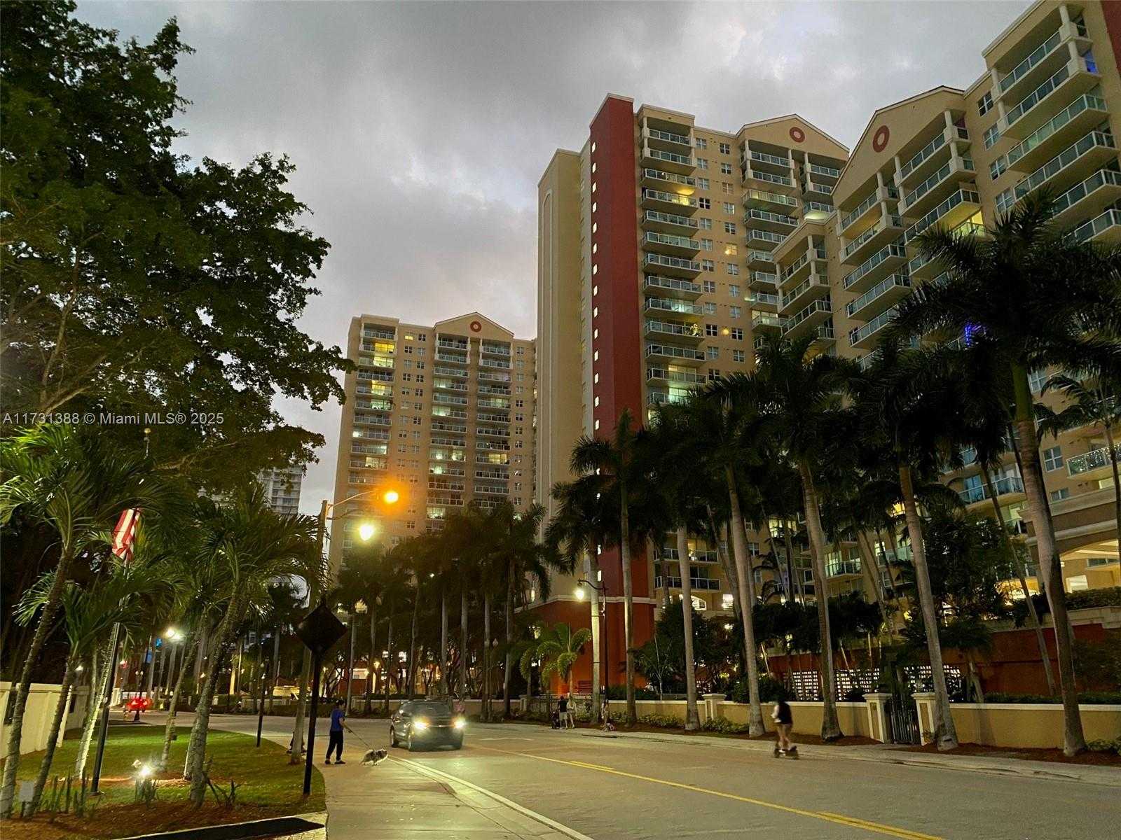 Small Image of 16919 NORTH BAY RD #902, Sunny Isles Beach Number 3