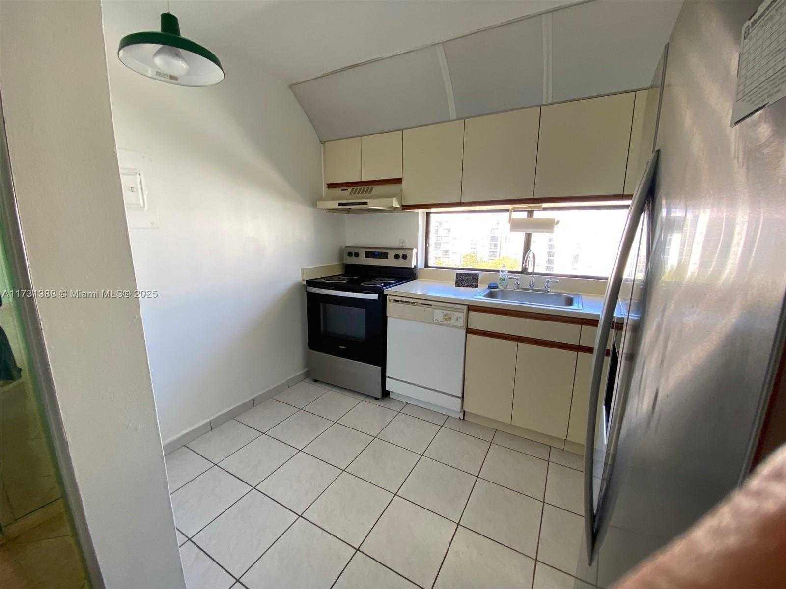 Small Image of 16919 NORTH BAY RD #902, Sunny Isles Beach Number 7