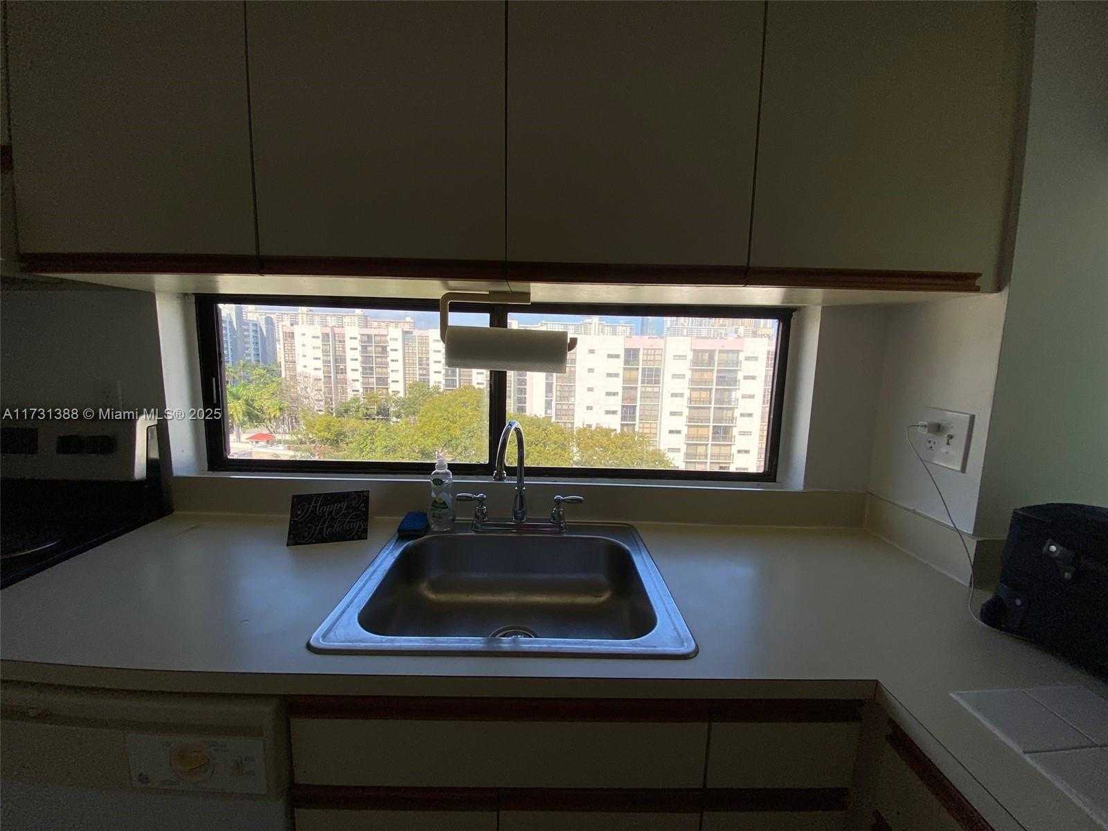 Small Image of 16919 NORTH BAY RD #902, Sunny Isles Beach Number 9