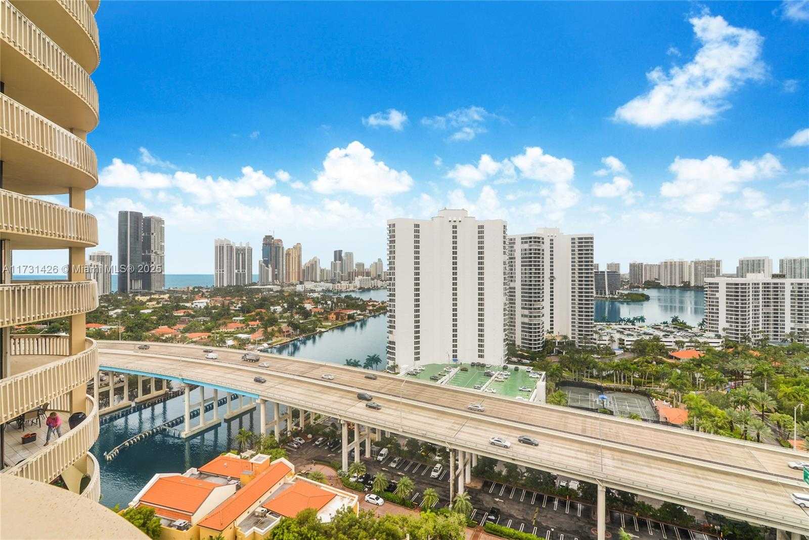 Small Image of 19355 TURNBERRY WAY #19F, Aventura Number 15