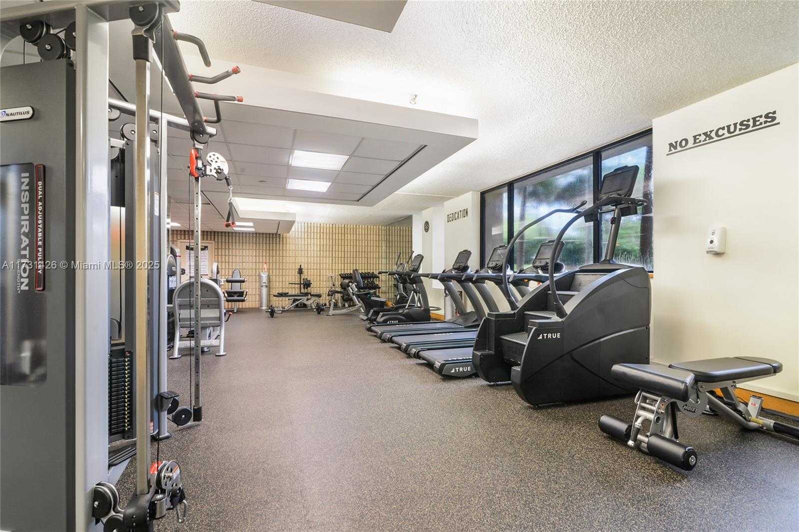 Small Image of 19355 TURNBERRY WAY #19F, Aventura Number 16