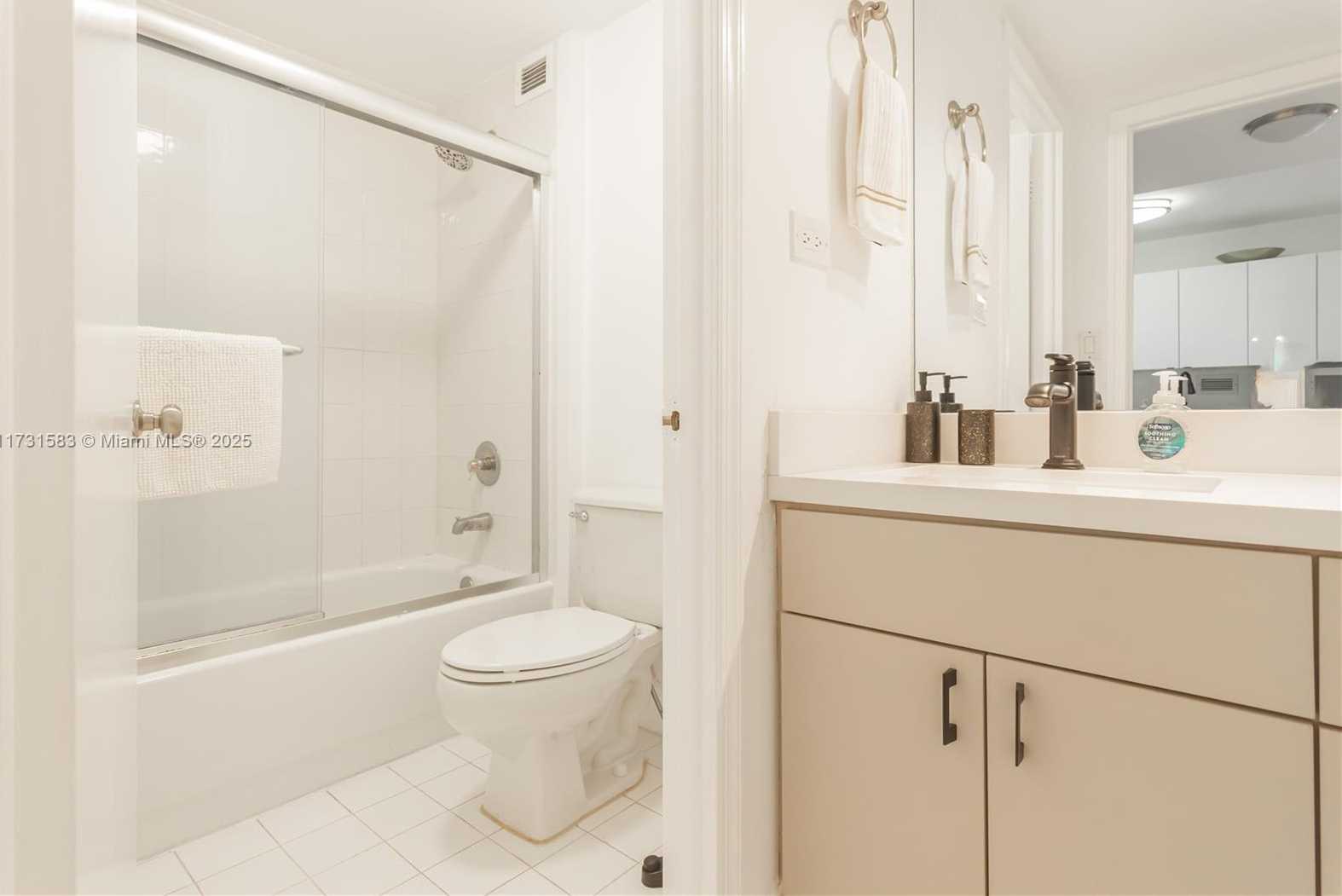 Small Image of 2301 COLLINS AVE #423, Miami Beach Number 12