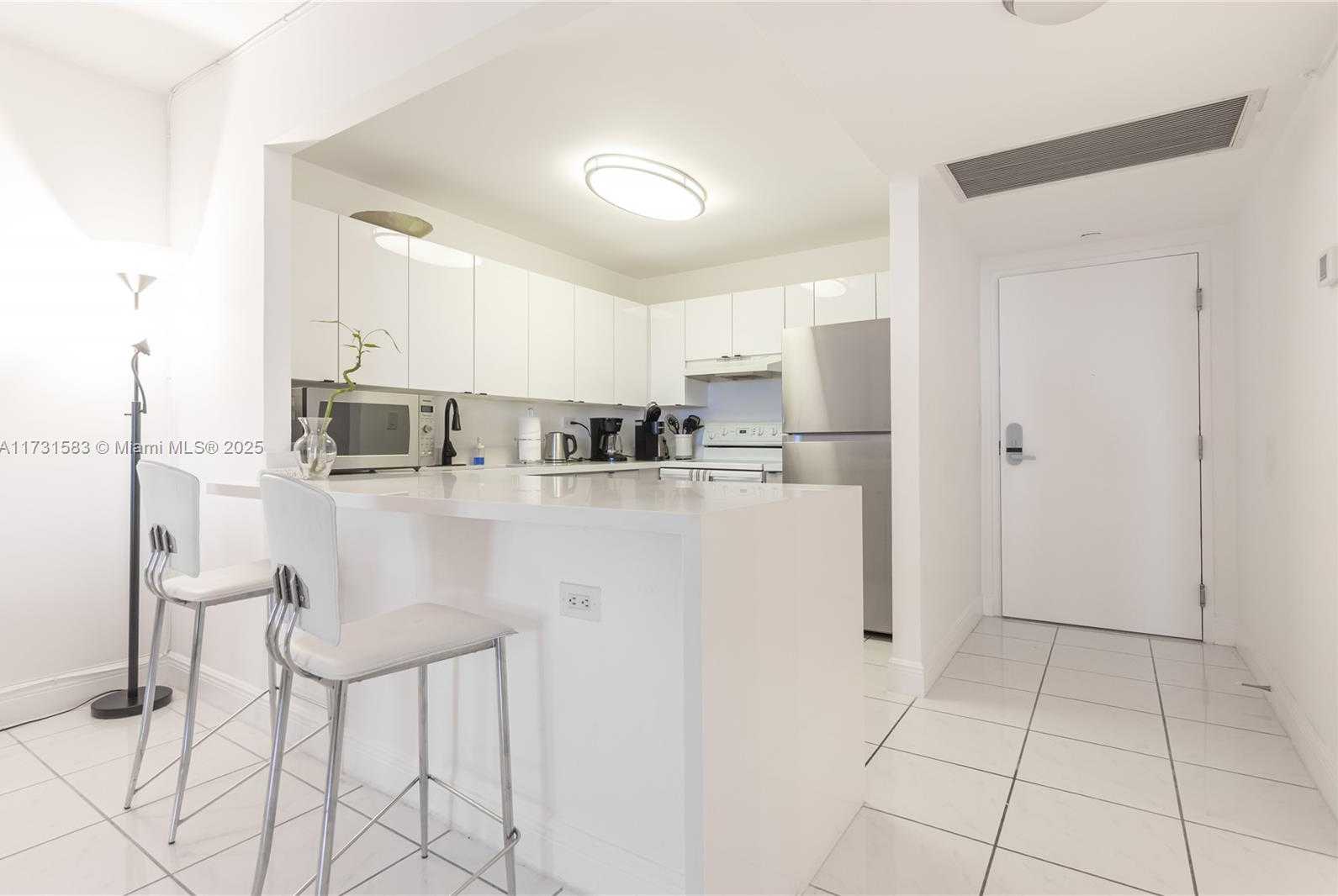 Small Image of 2301 COLLINS AVE #423, Miami Beach Number 14