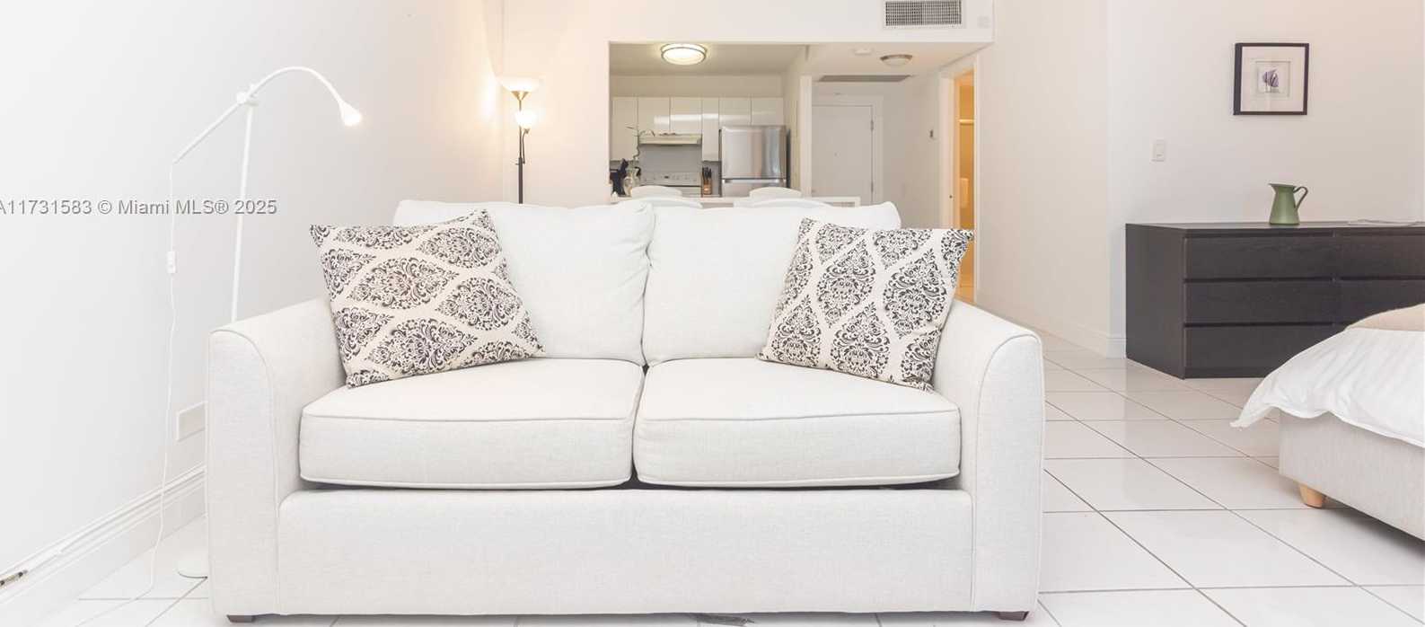 Small Image of 2301 COLLINS AVE #423, Miami Beach Number 7
