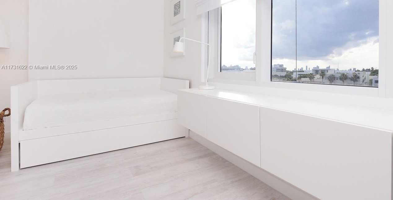 Small Image of 2301 COLLINS AVE #428, Miami Beach Number 10